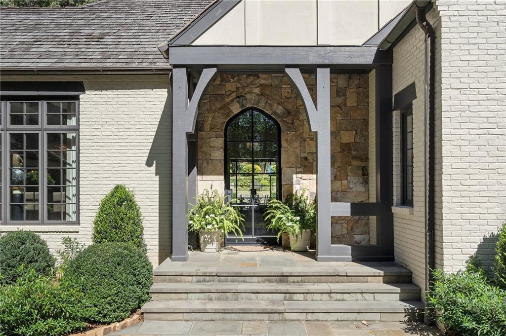 5595 Cross Gate Drive