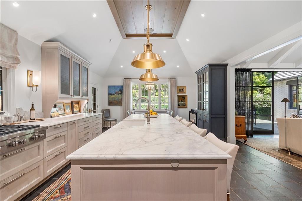 5595 Cross Gate Drive