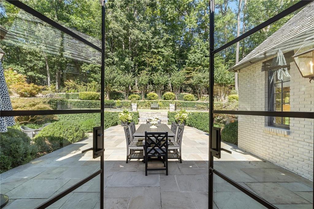 5595 Cross Gate Drive