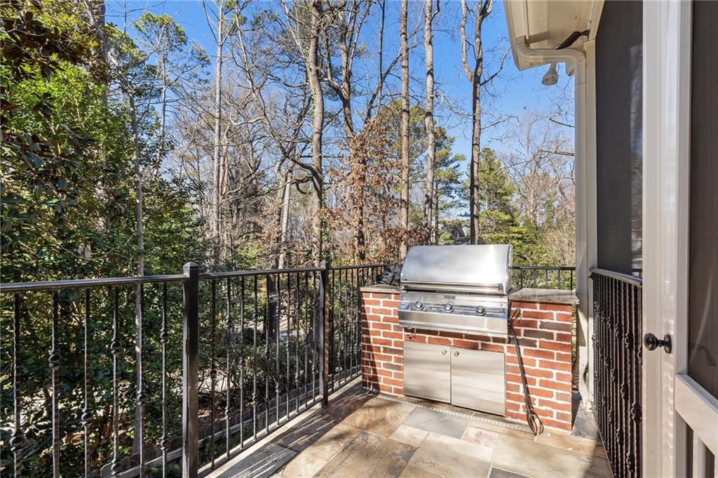 1446 W Wesley Road NW