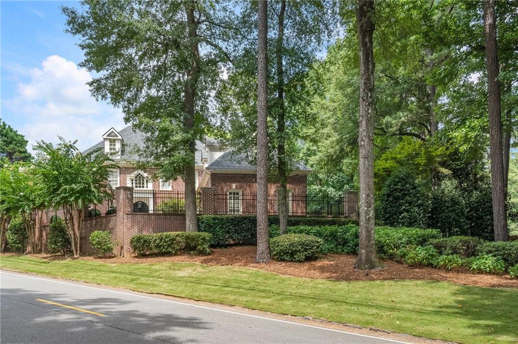 1446 W Wesley Road NW
