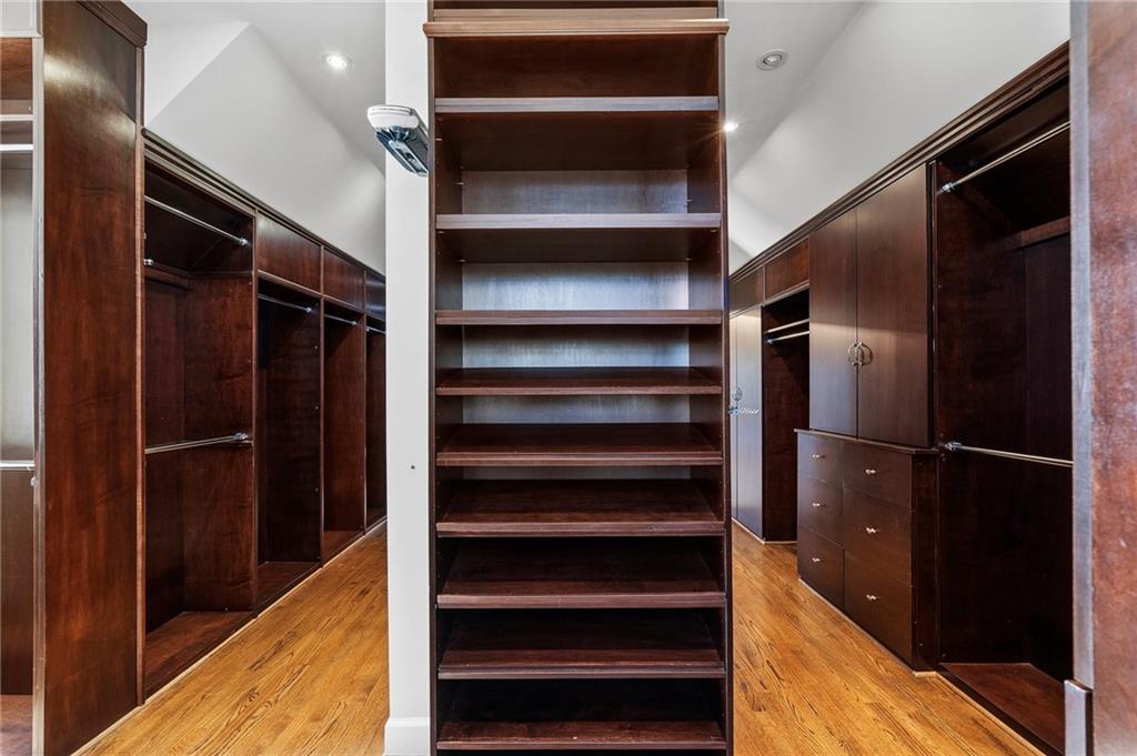 1446 W Wesley Road NW
