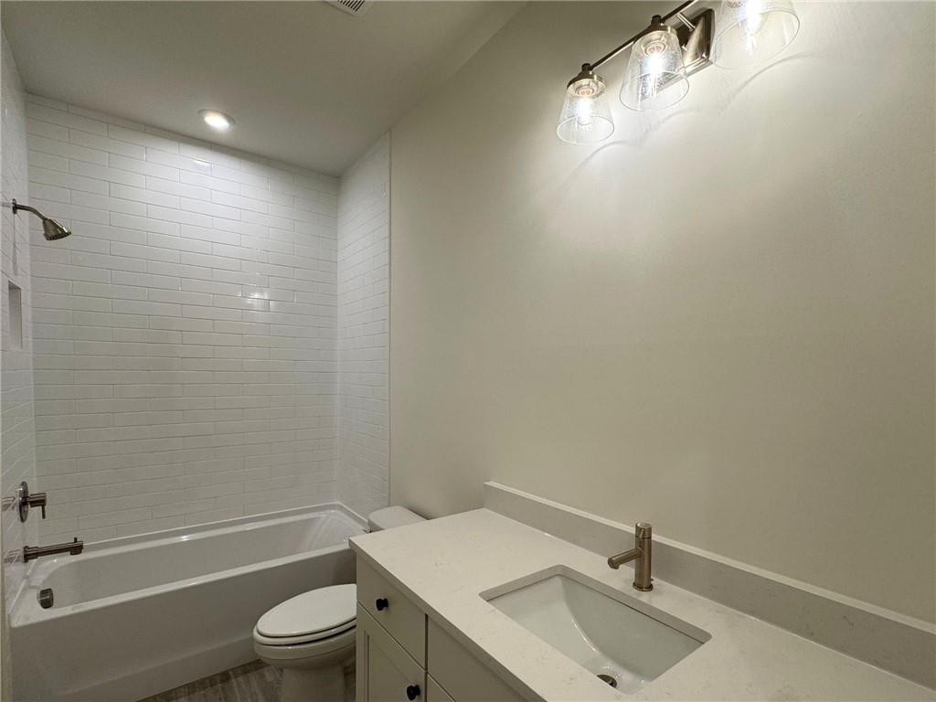 415 Chiswick Circle Unit 23