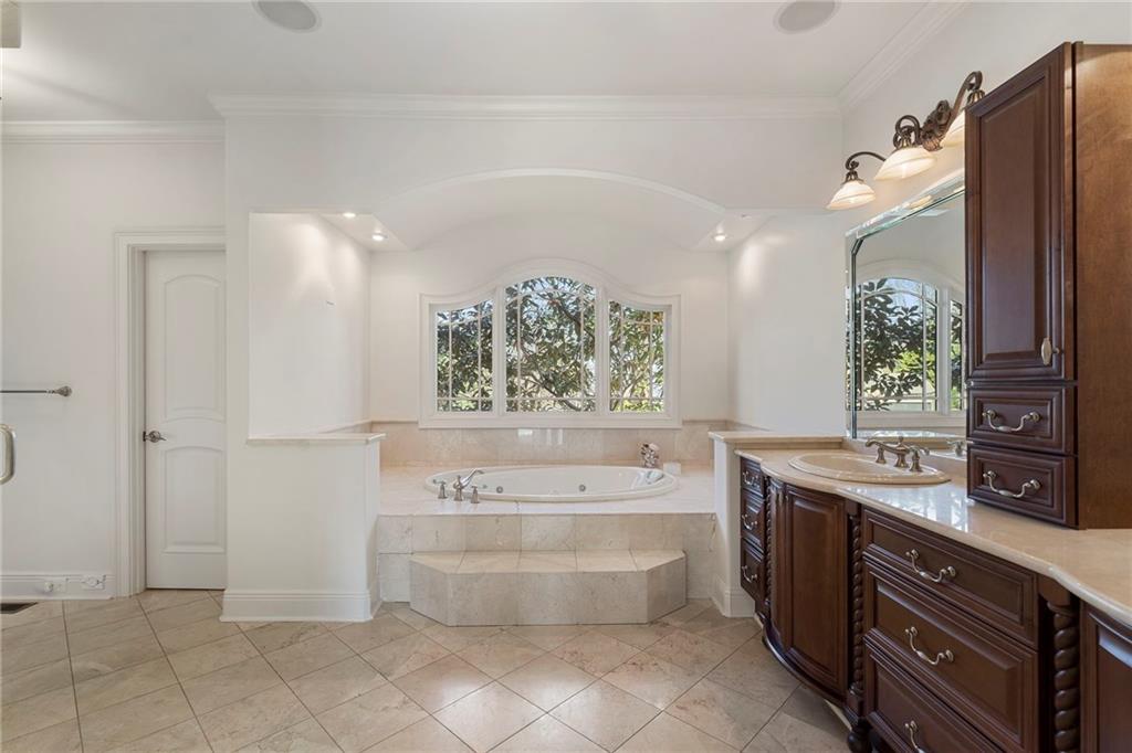 790 Glenairy Drive