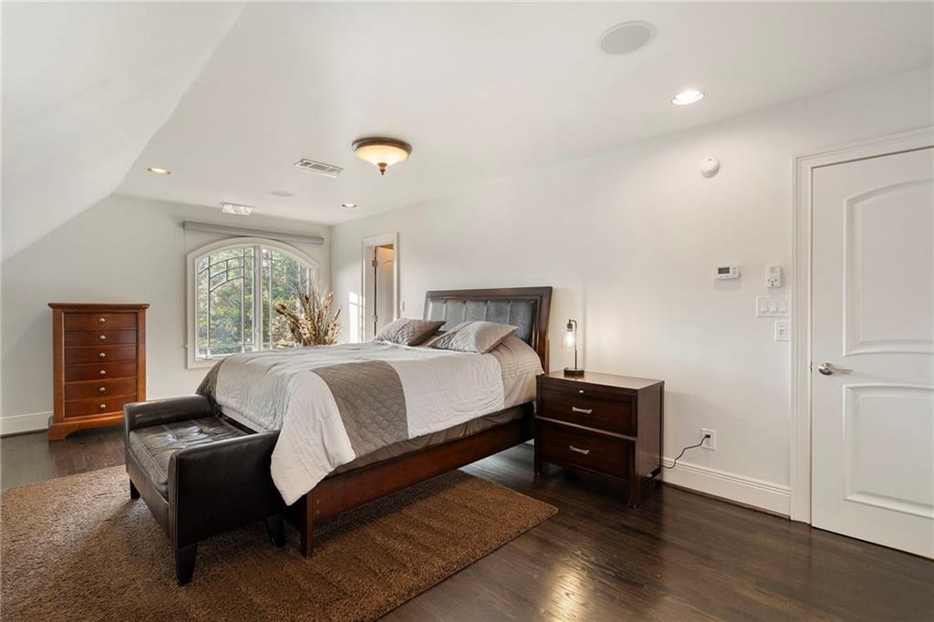 790 Glenairy Drive