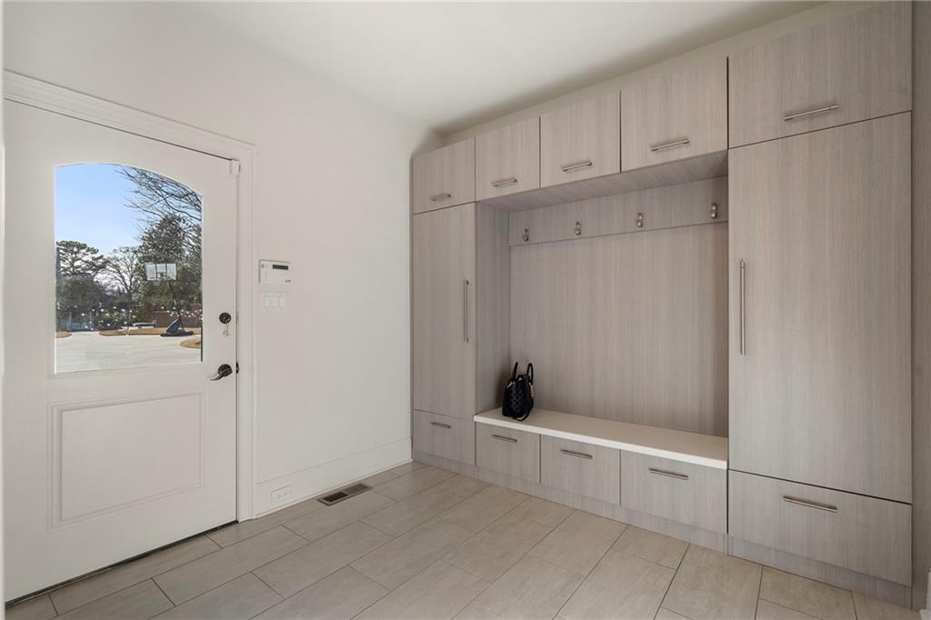 790 Glenairy Drive