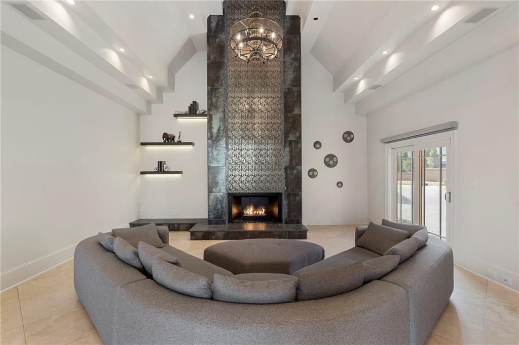 790 Glenairy Drive