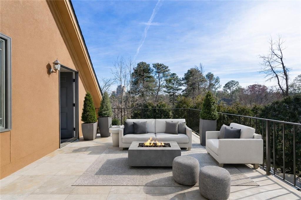 790 Glenairy Drive