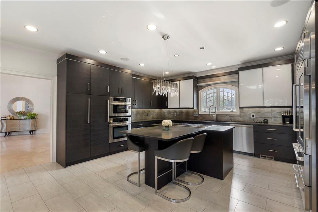 790 Glenairy Drive