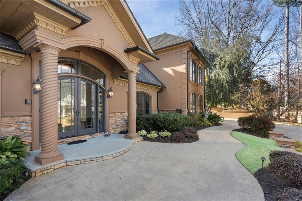 790 Glenairy Drive