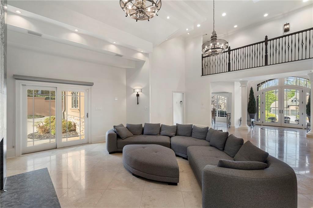 790 Glenairy Drive