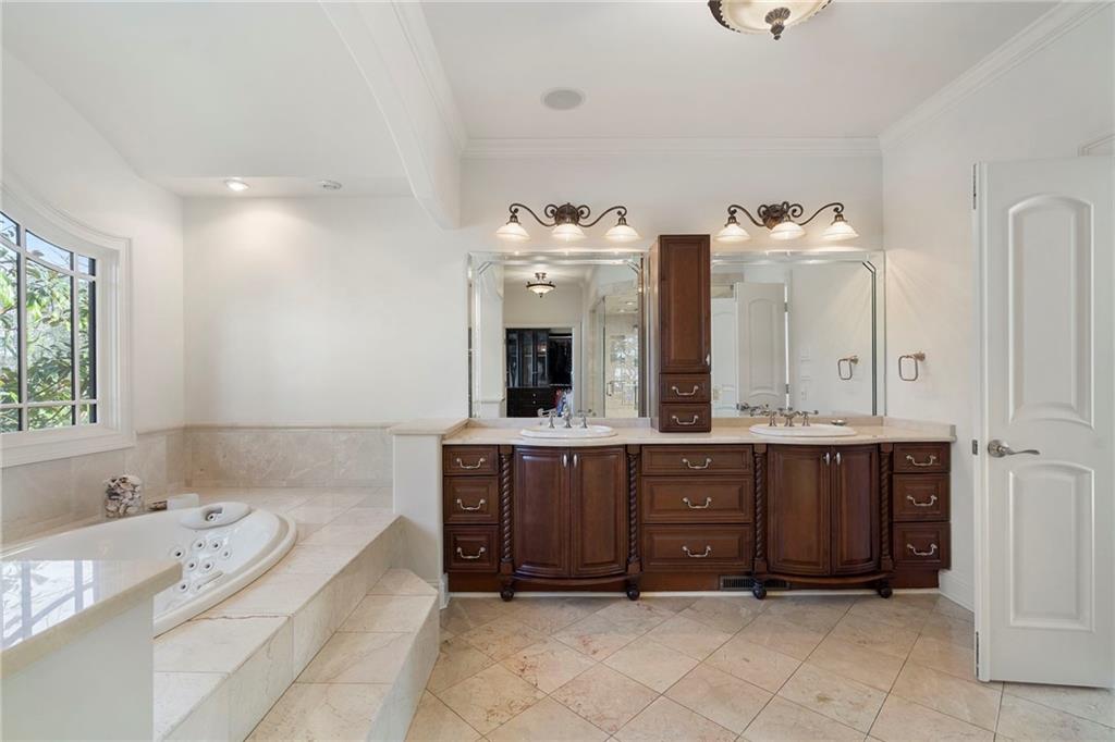 790 Glenairy Drive