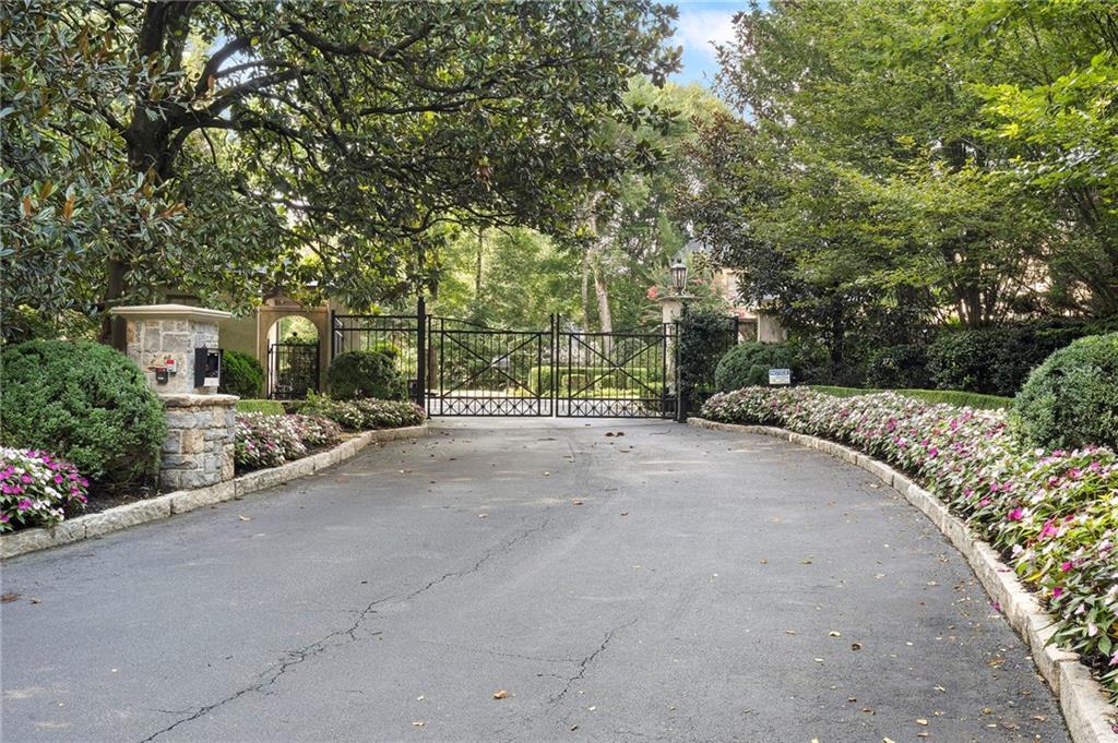 675 W Paces Ferry, #4 Road NW