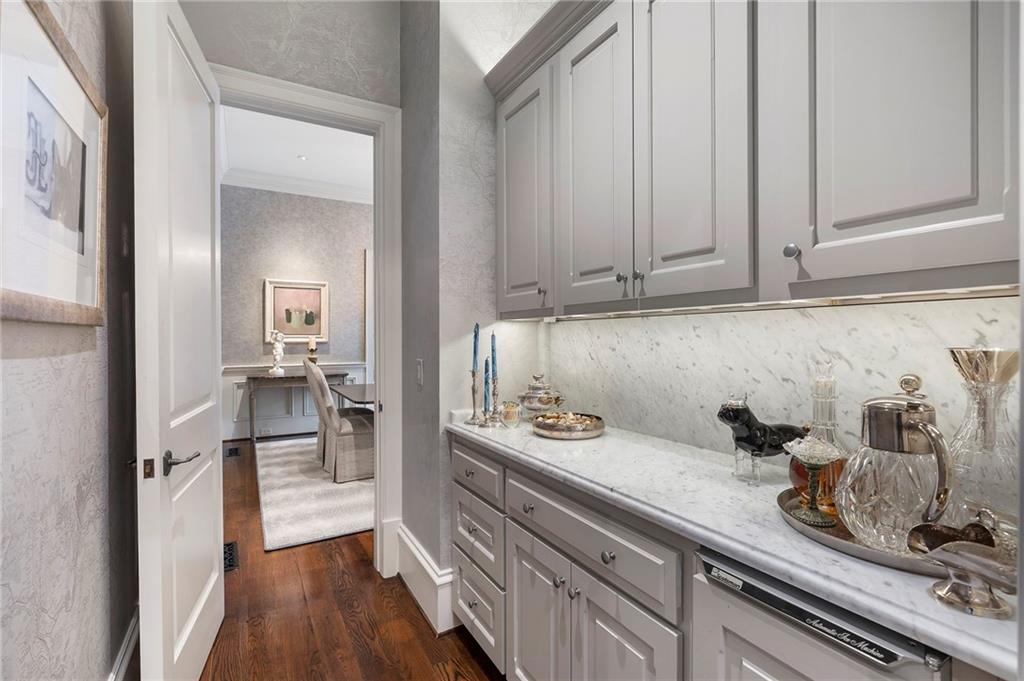 675 W Paces Ferry, #4 Road NW