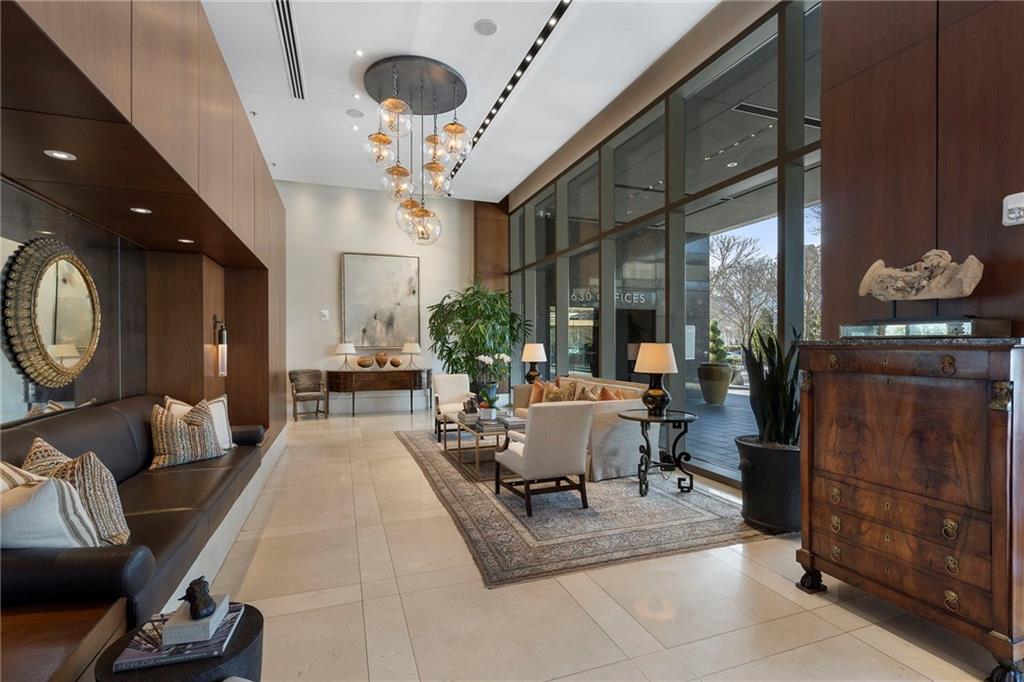 3630 Peachtree Road NE Unit 2204