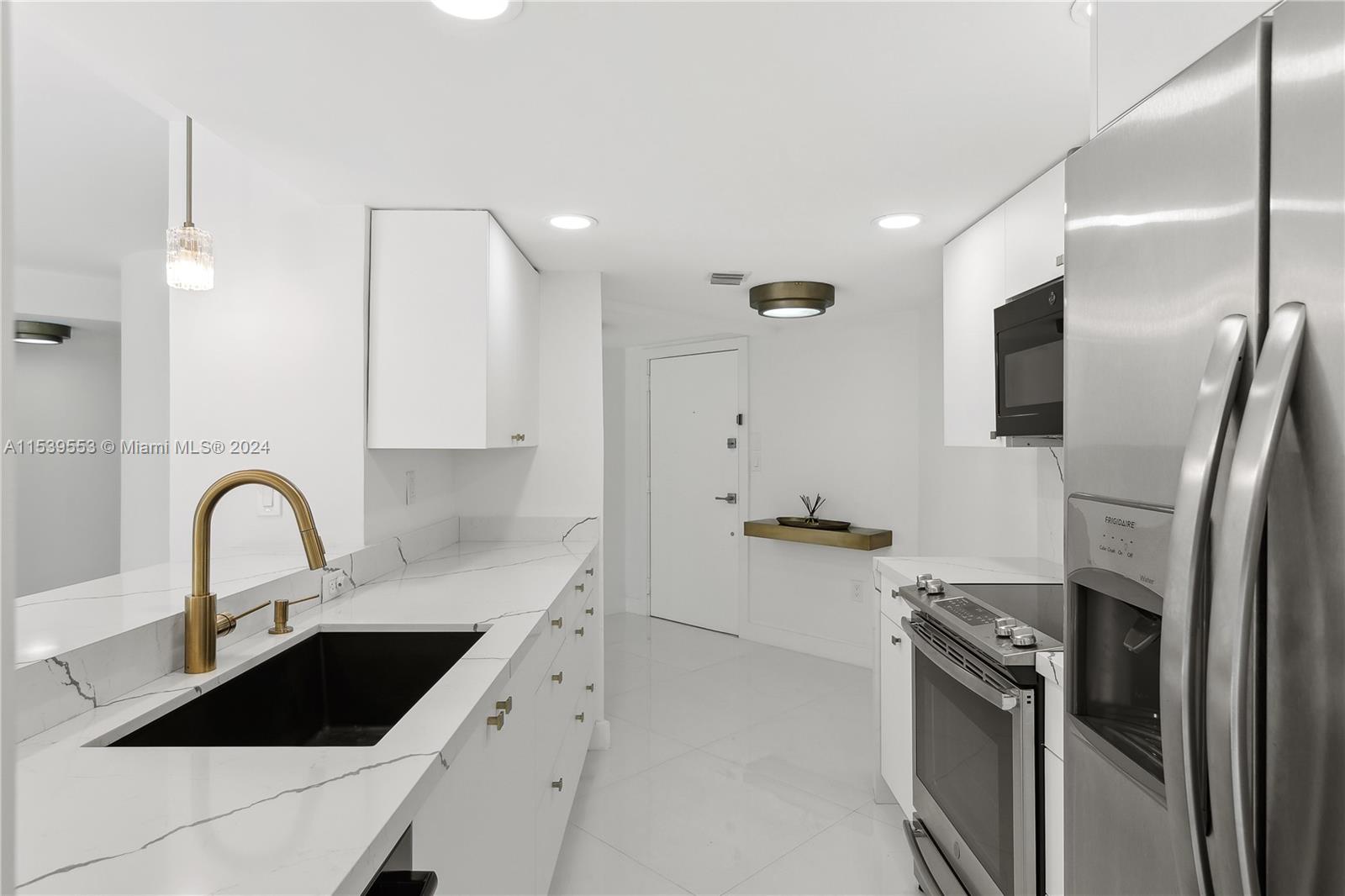 21085 NE 34th Ave # 1 Unit: 203-1