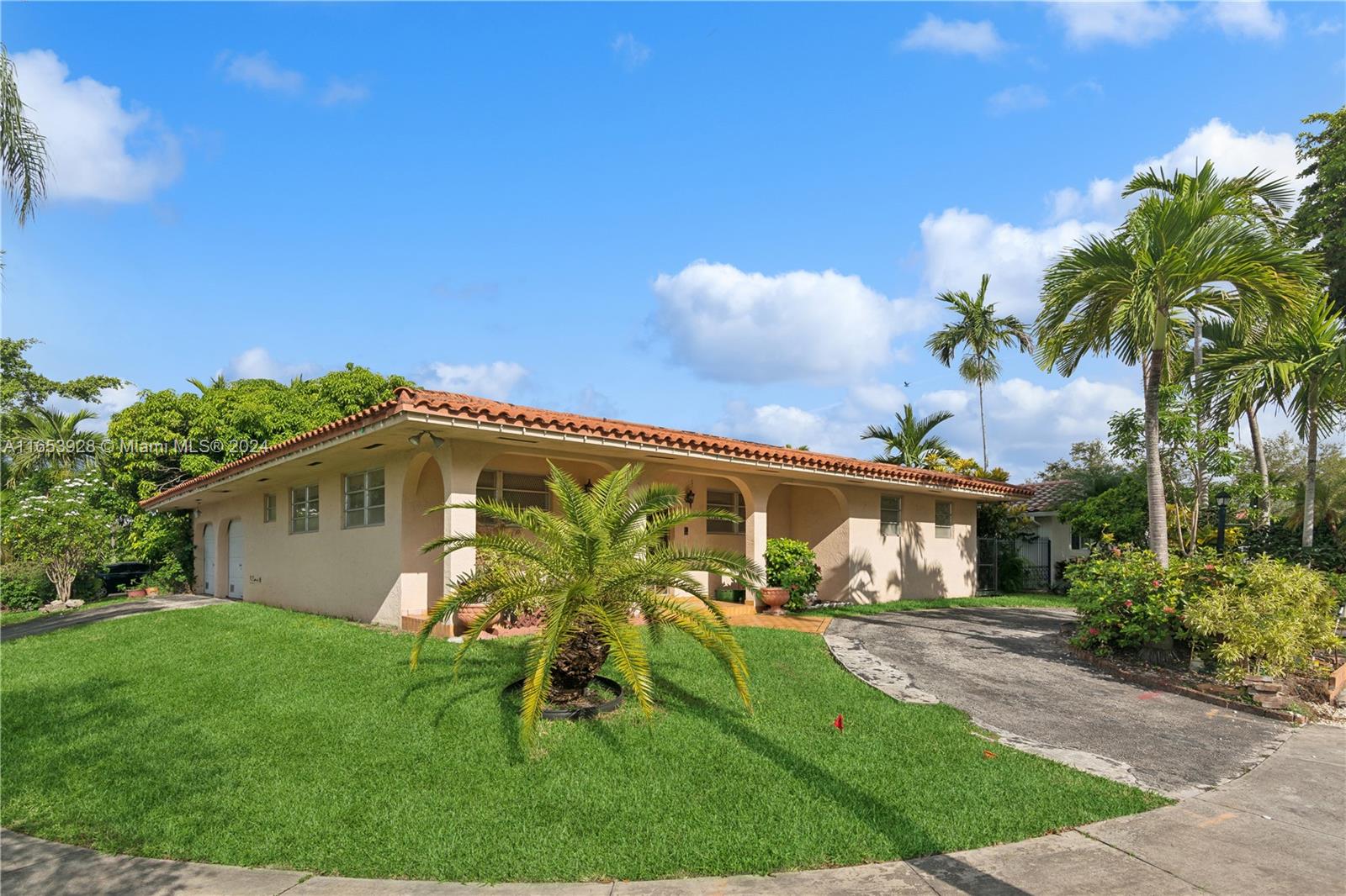 4390 SW 89th Ave