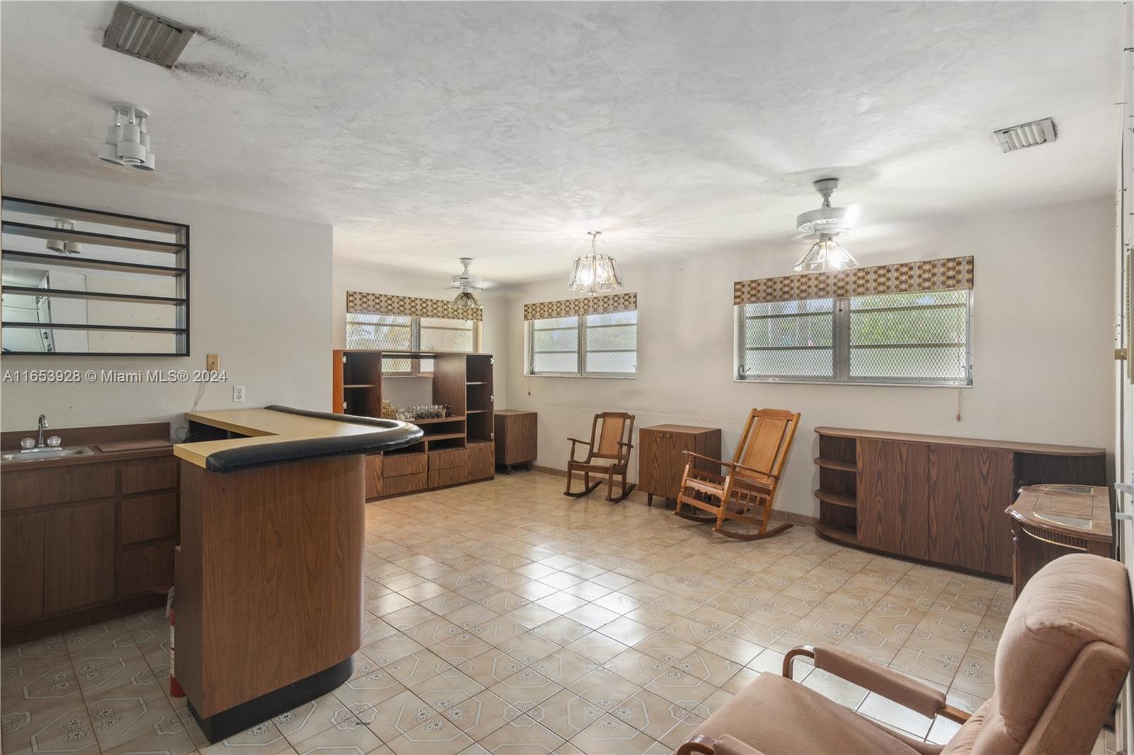 4390 SW 89th Ave