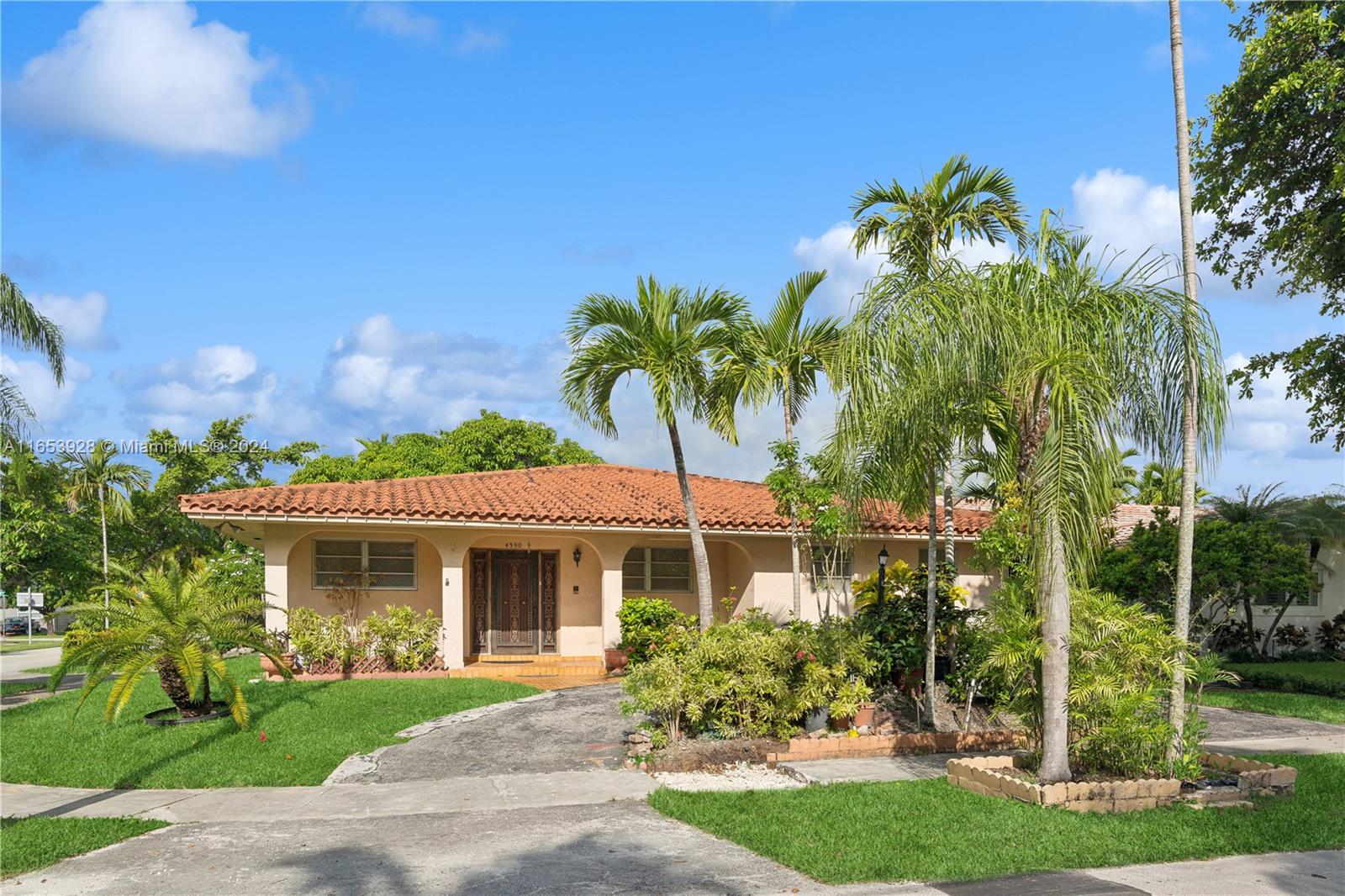 4390 SW 89th Ave
