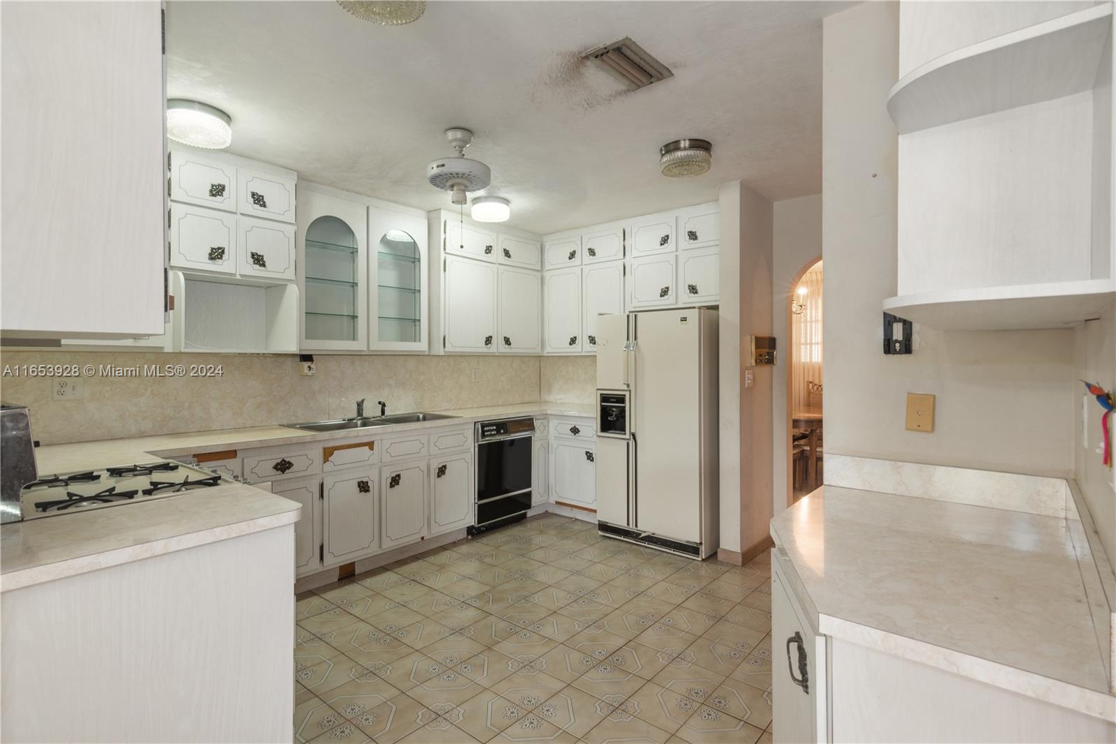 4390 SW 89th Ave