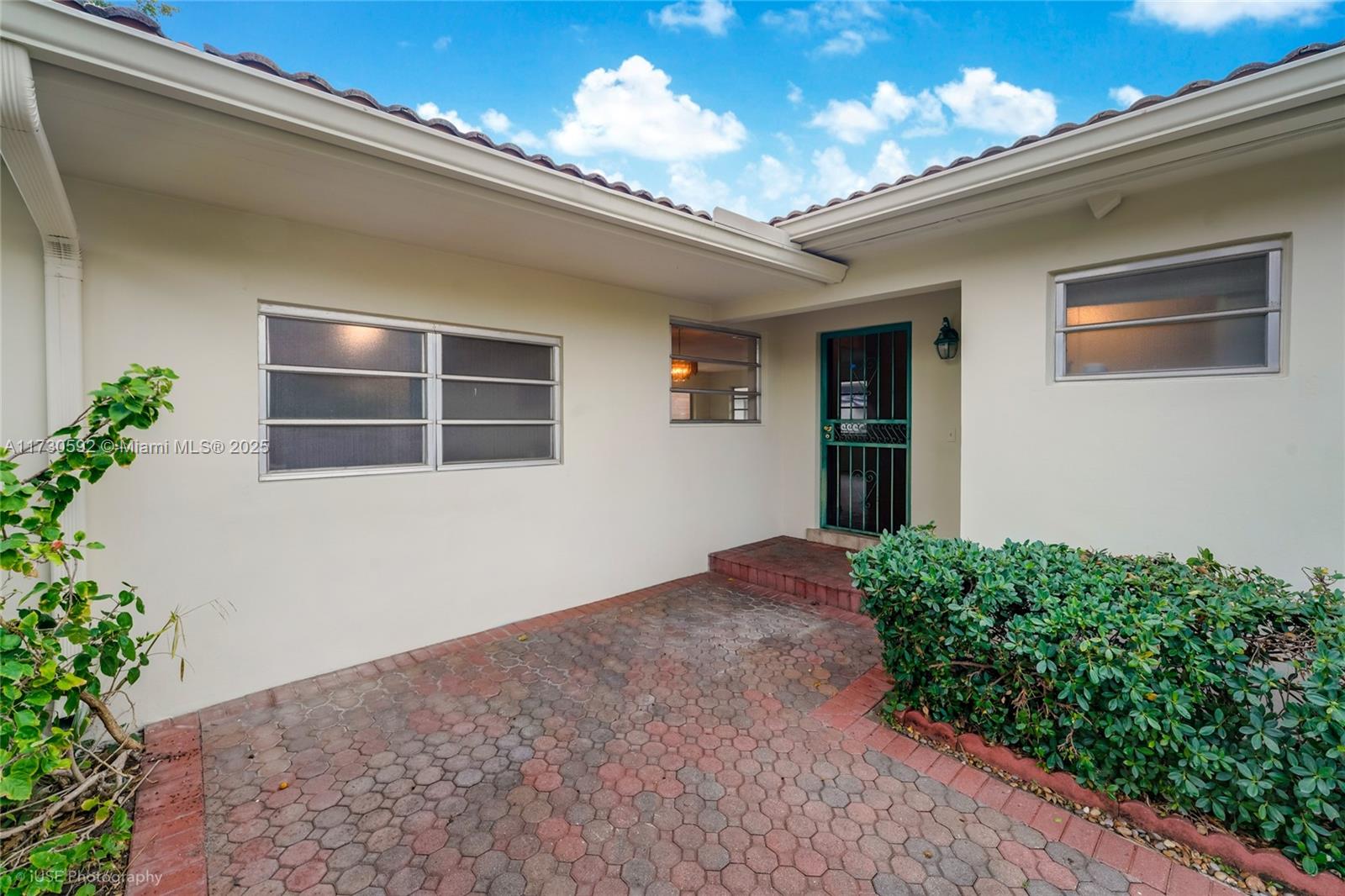 2345 SW 23rd Ter