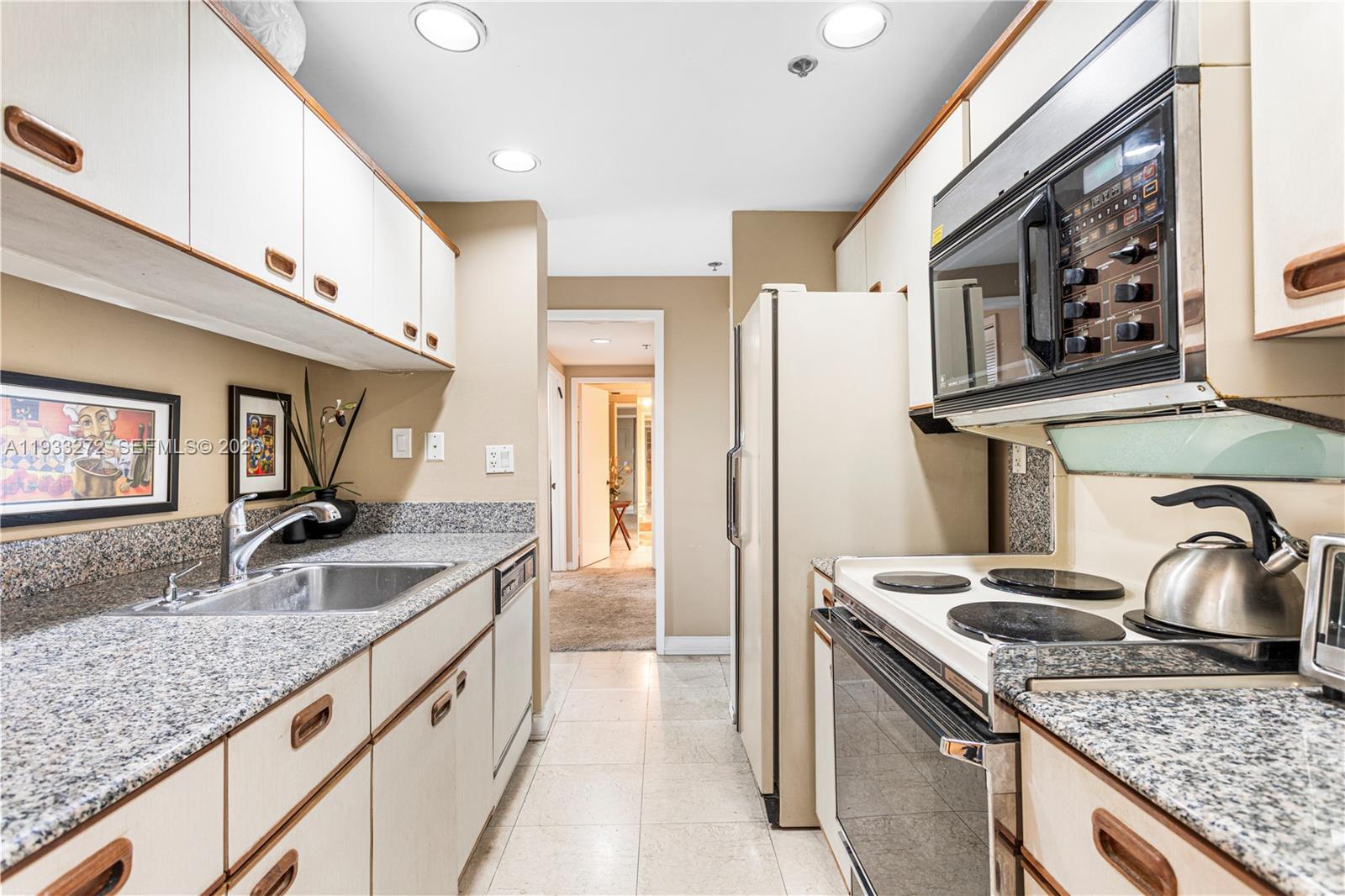 1581 Brickell Ave # 107