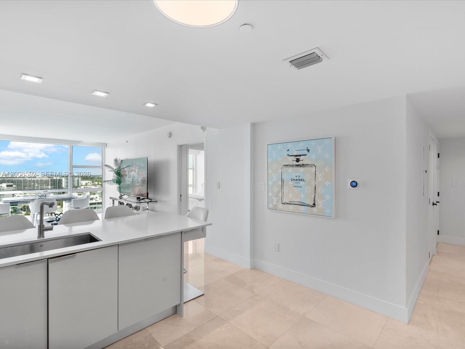 6801 Collins Ave # L Unit: 1402 Door 1412 L