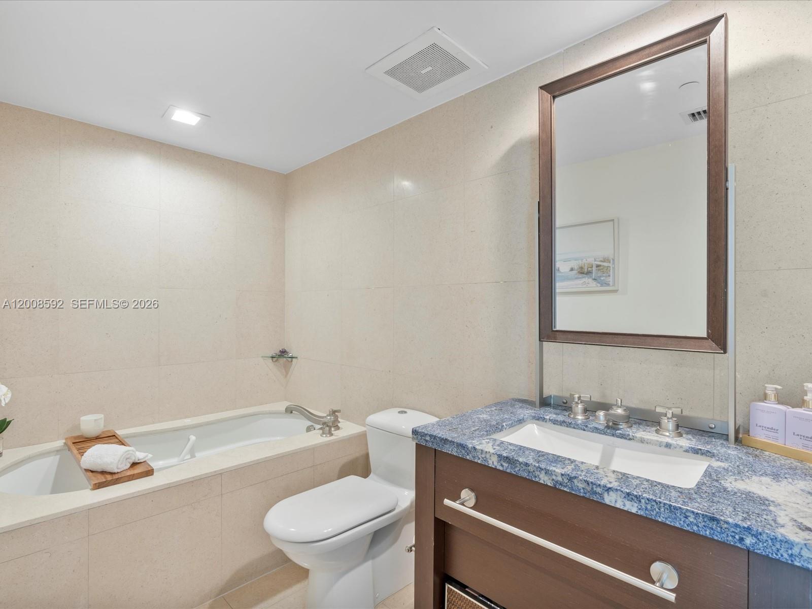 6801 Collins Ave # L Unit: 1402 Door 1412 L