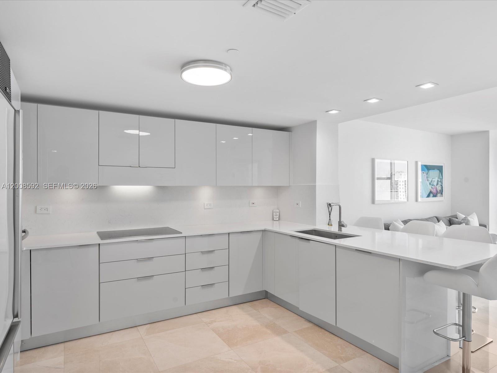 6801 Collins Ave # L Unit: 1402 Door 1412 L
