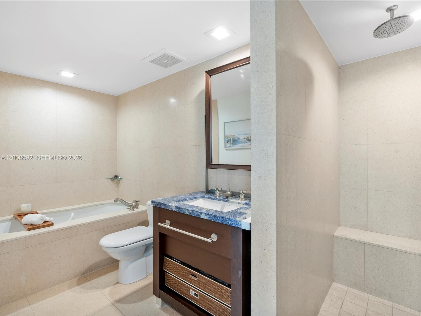 6801 Collins Ave # L Unit: 1402 Door 1412 L