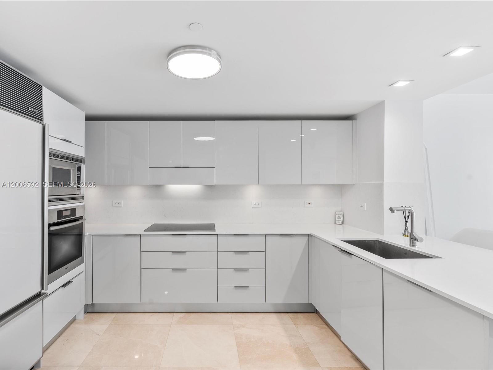 6801 Collins Ave # L Unit: 1402 Door 1412 L