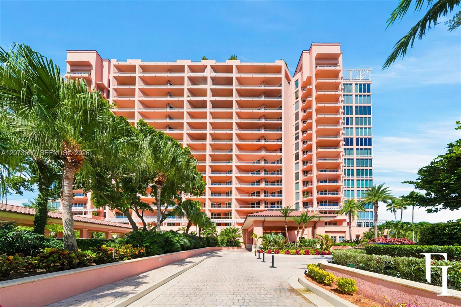 60 Edgewater Dr Unit: East