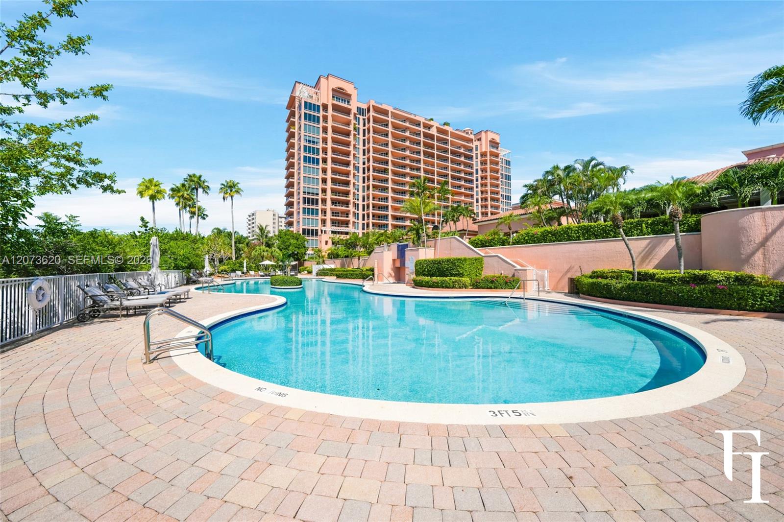 60 Edgewater Dr Unit: East