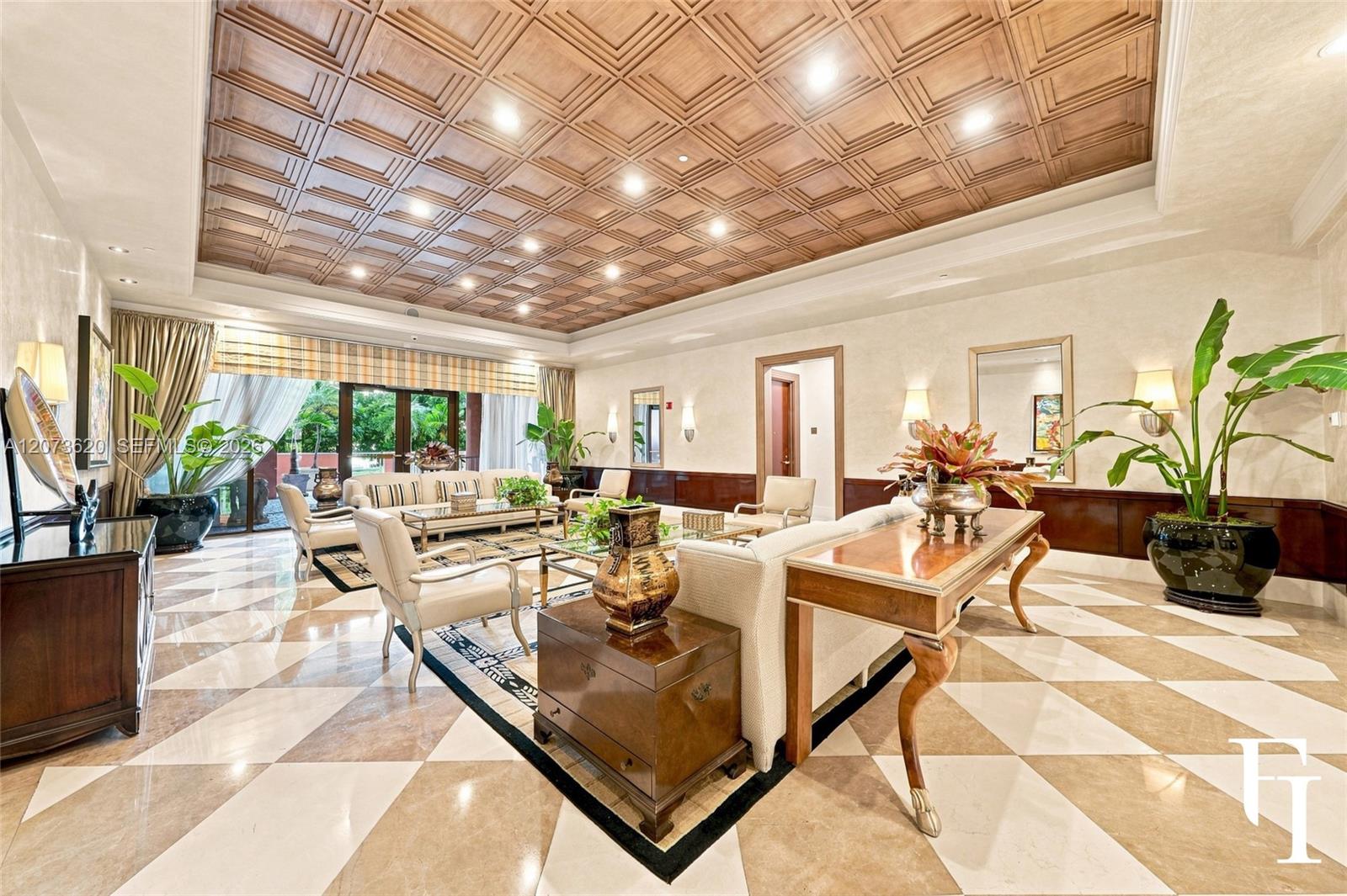 60 Edgewater Dr Unit: East