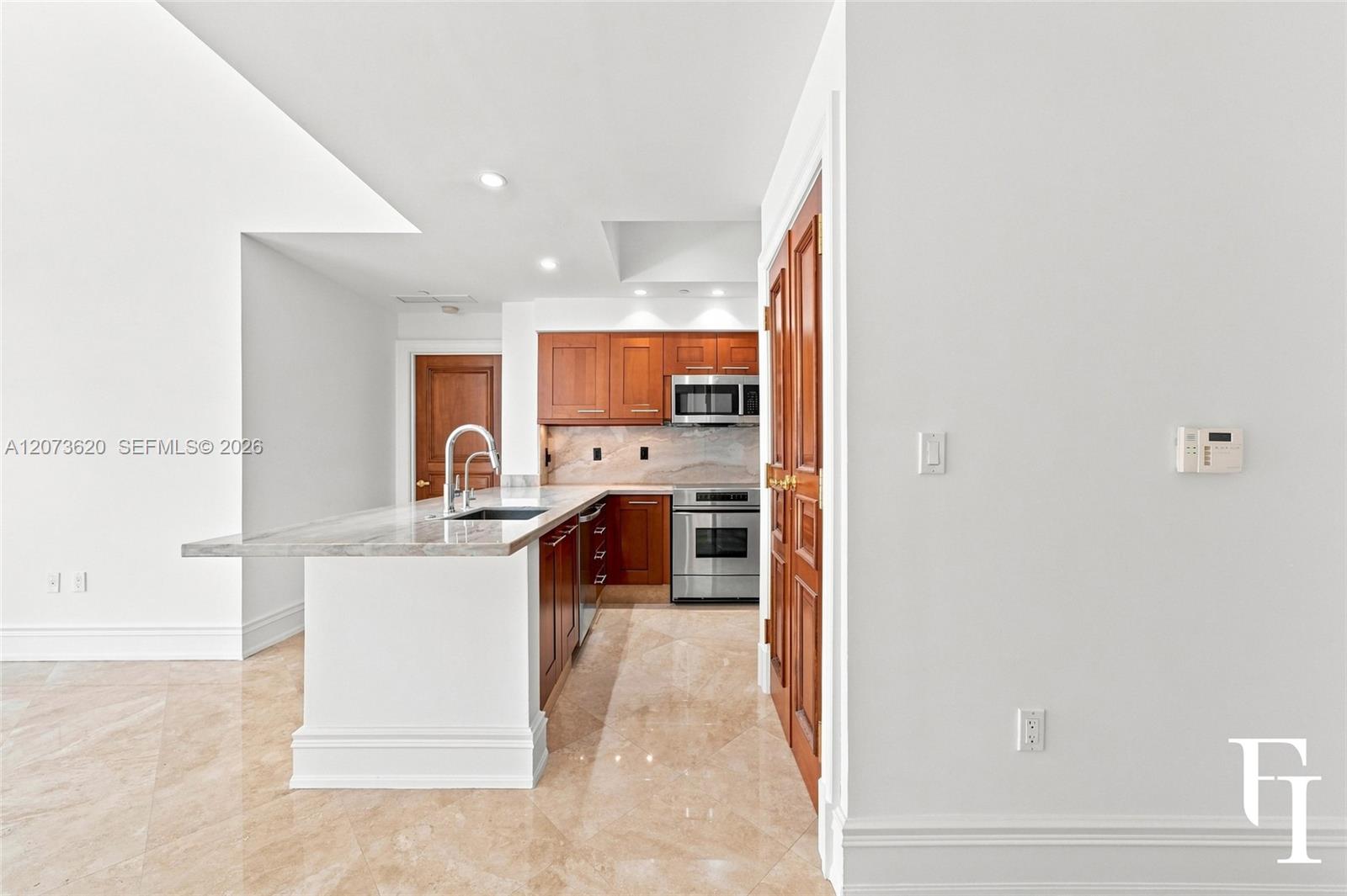 60 Edgewater Dr Unit: East