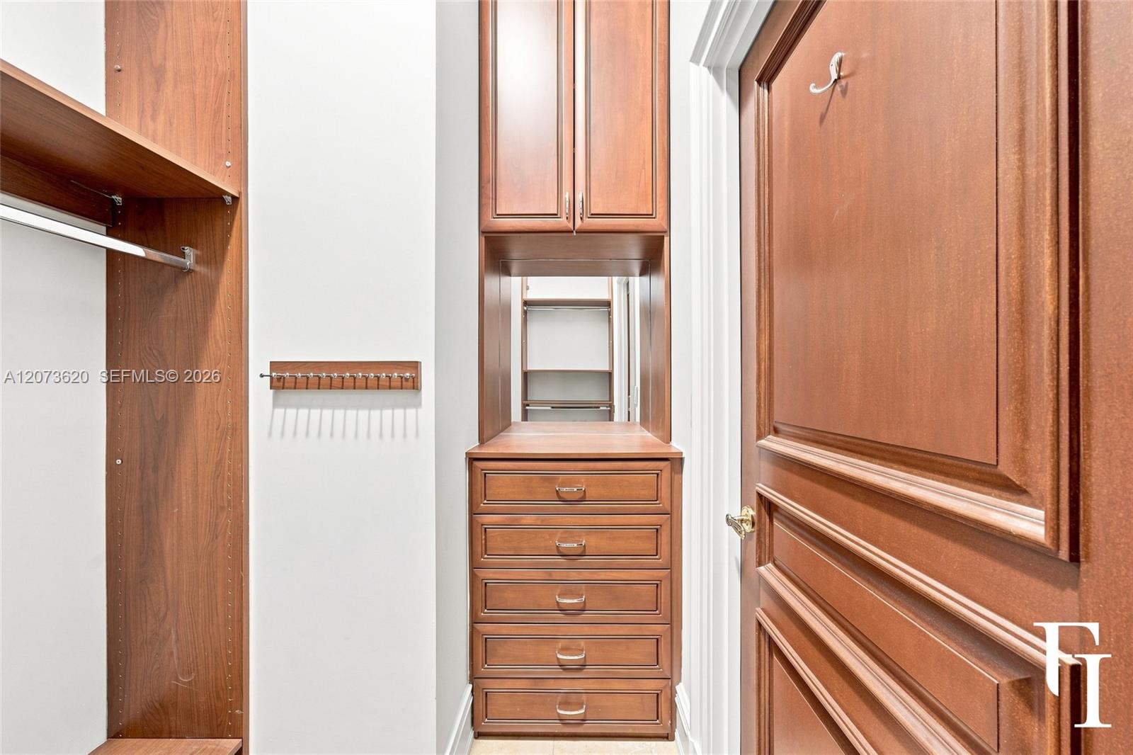 60 Edgewater Dr Unit: East