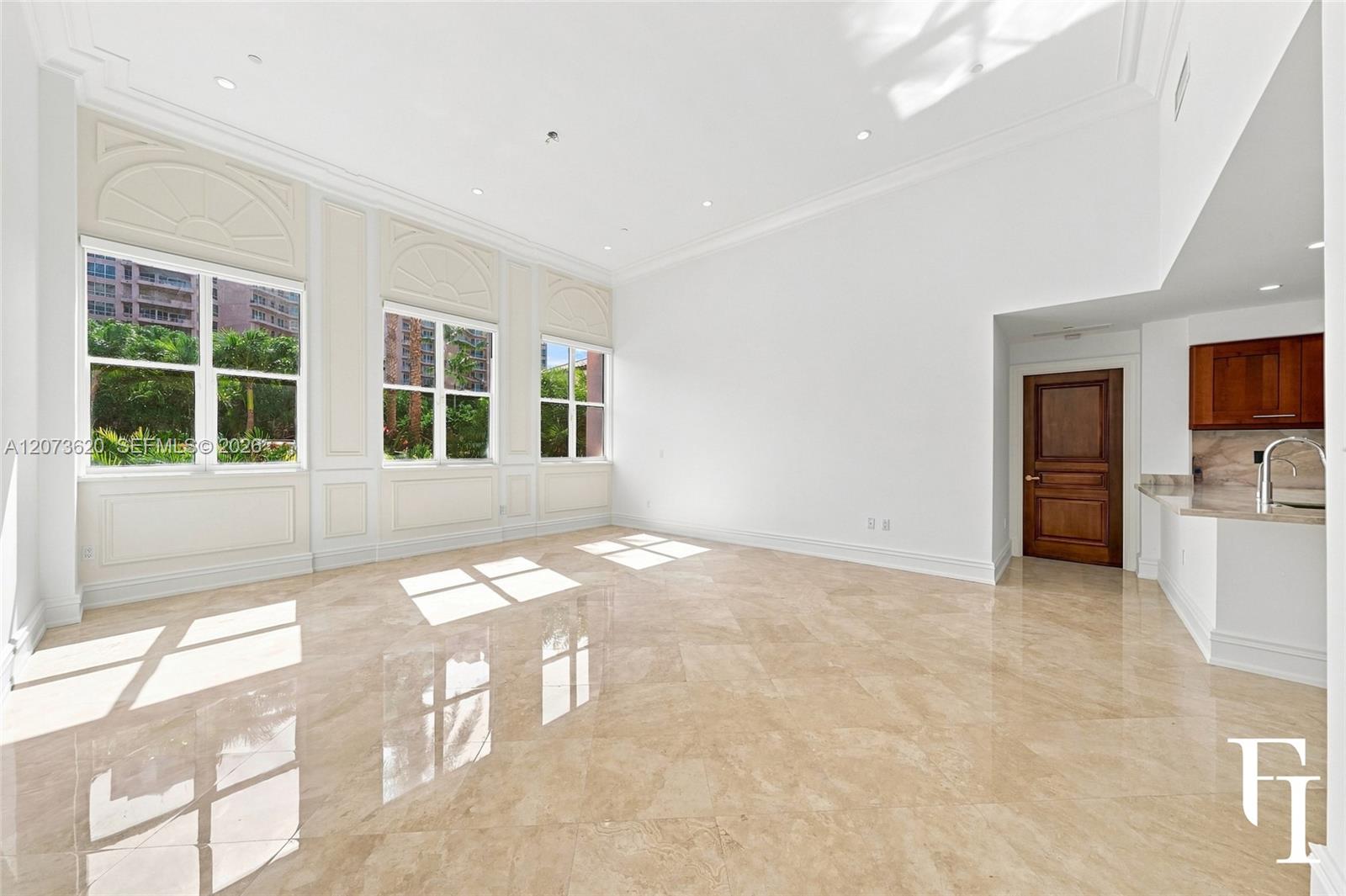60 Edgewater Dr Unit: East