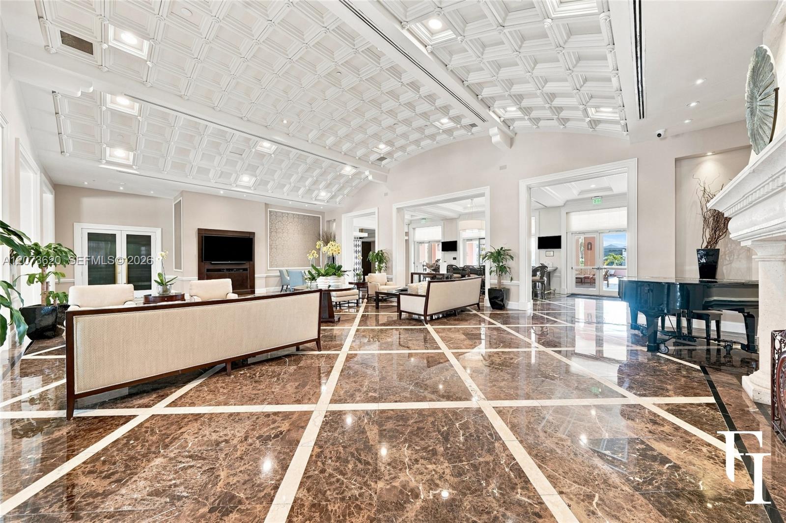 60 Edgewater Dr Unit: East