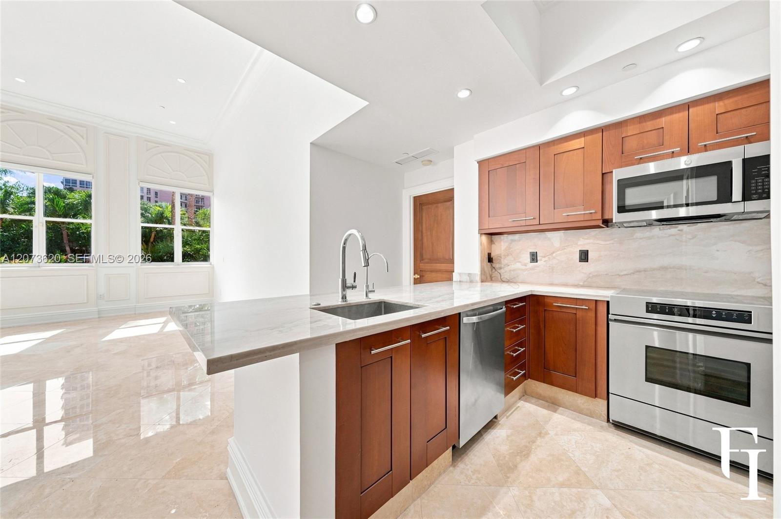 60 Edgewater Dr Unit: East