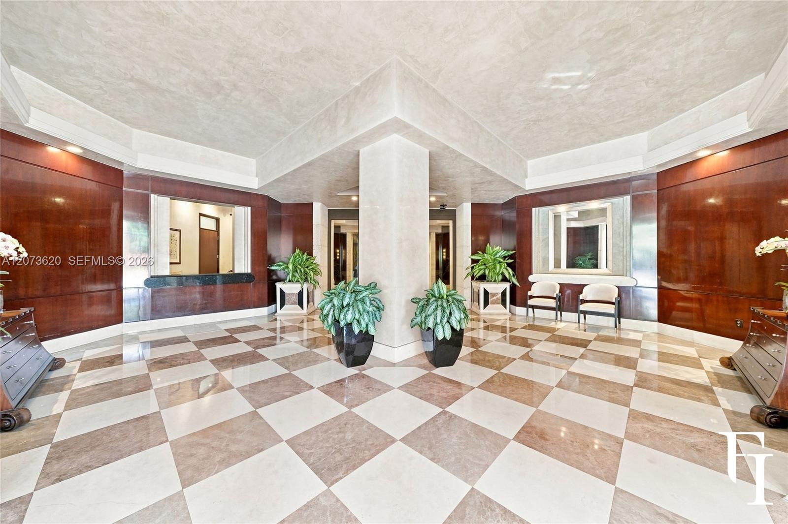60 Edgewater Dr Unit: East
