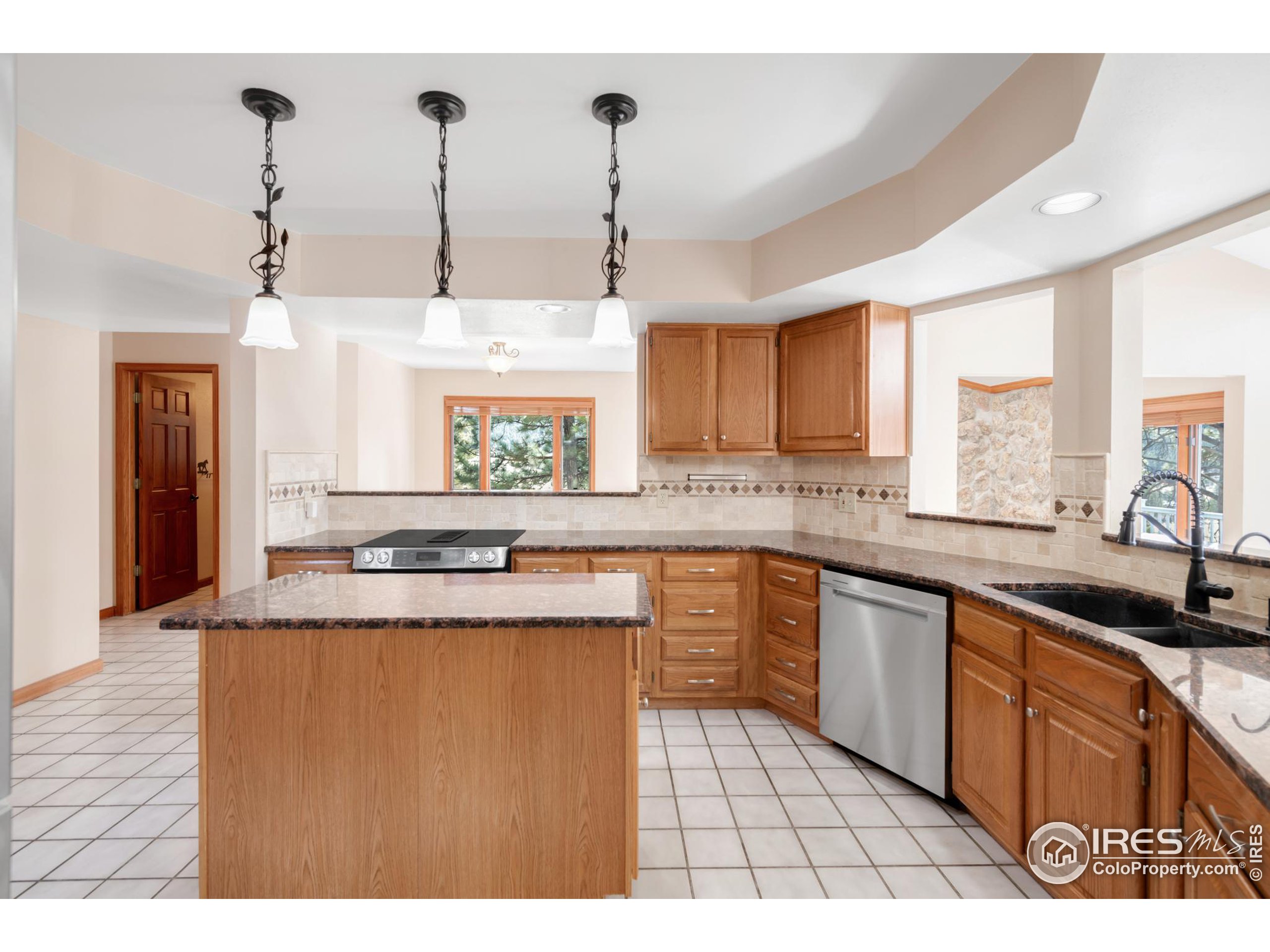 2341 Fallen Leaf Way