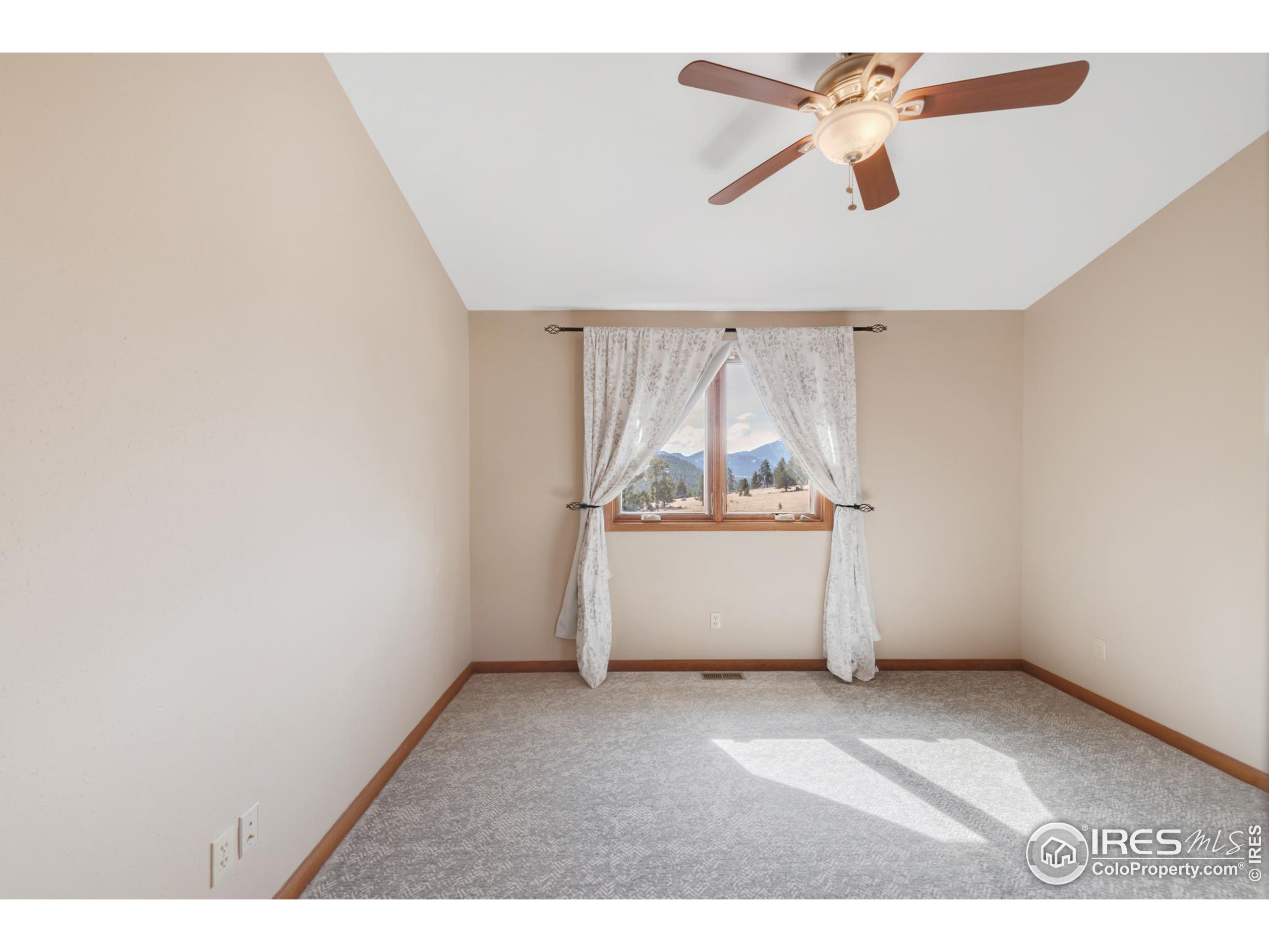 2341 Fallen Leaf Way