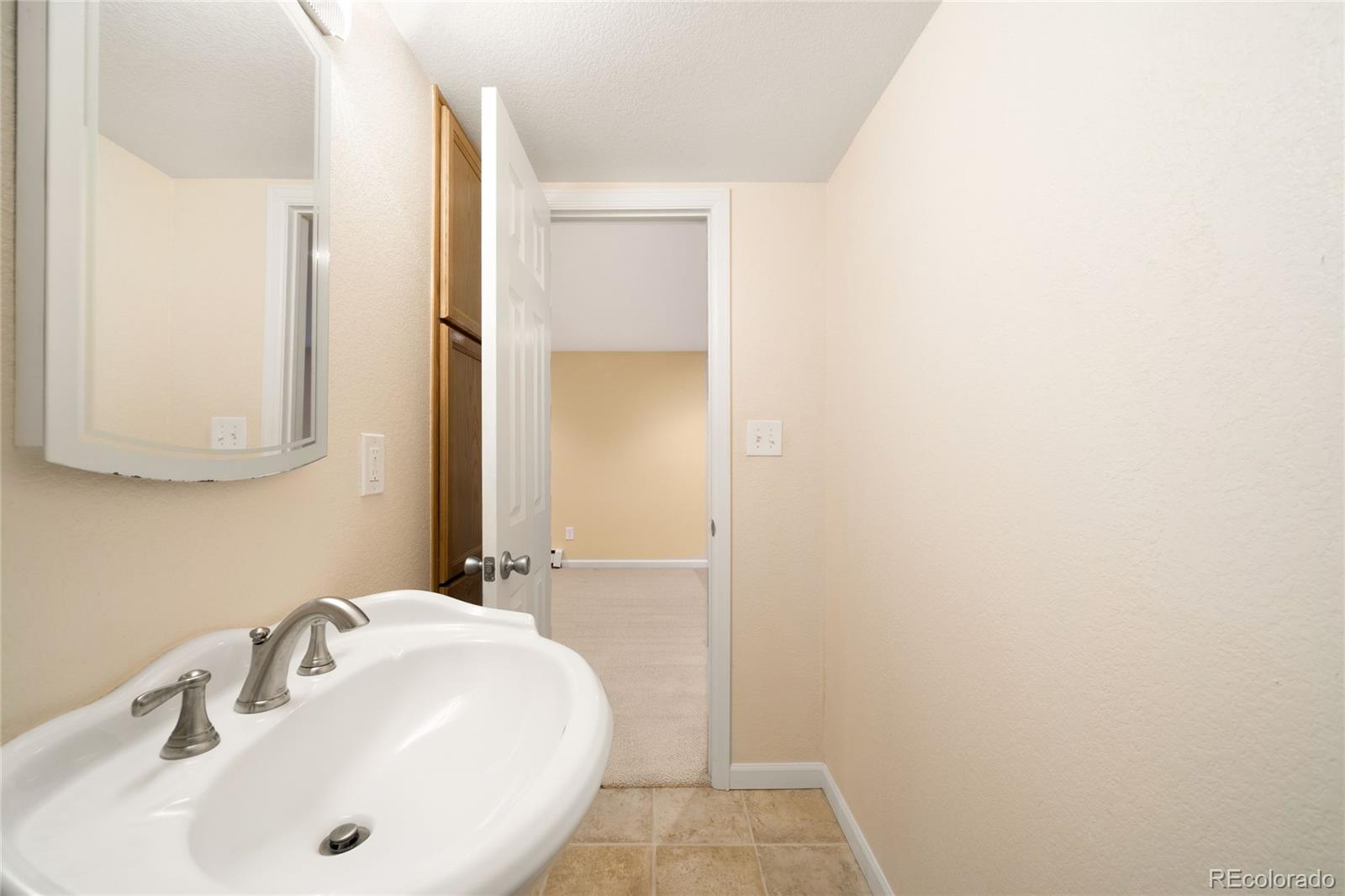 1773 S Leyden Street