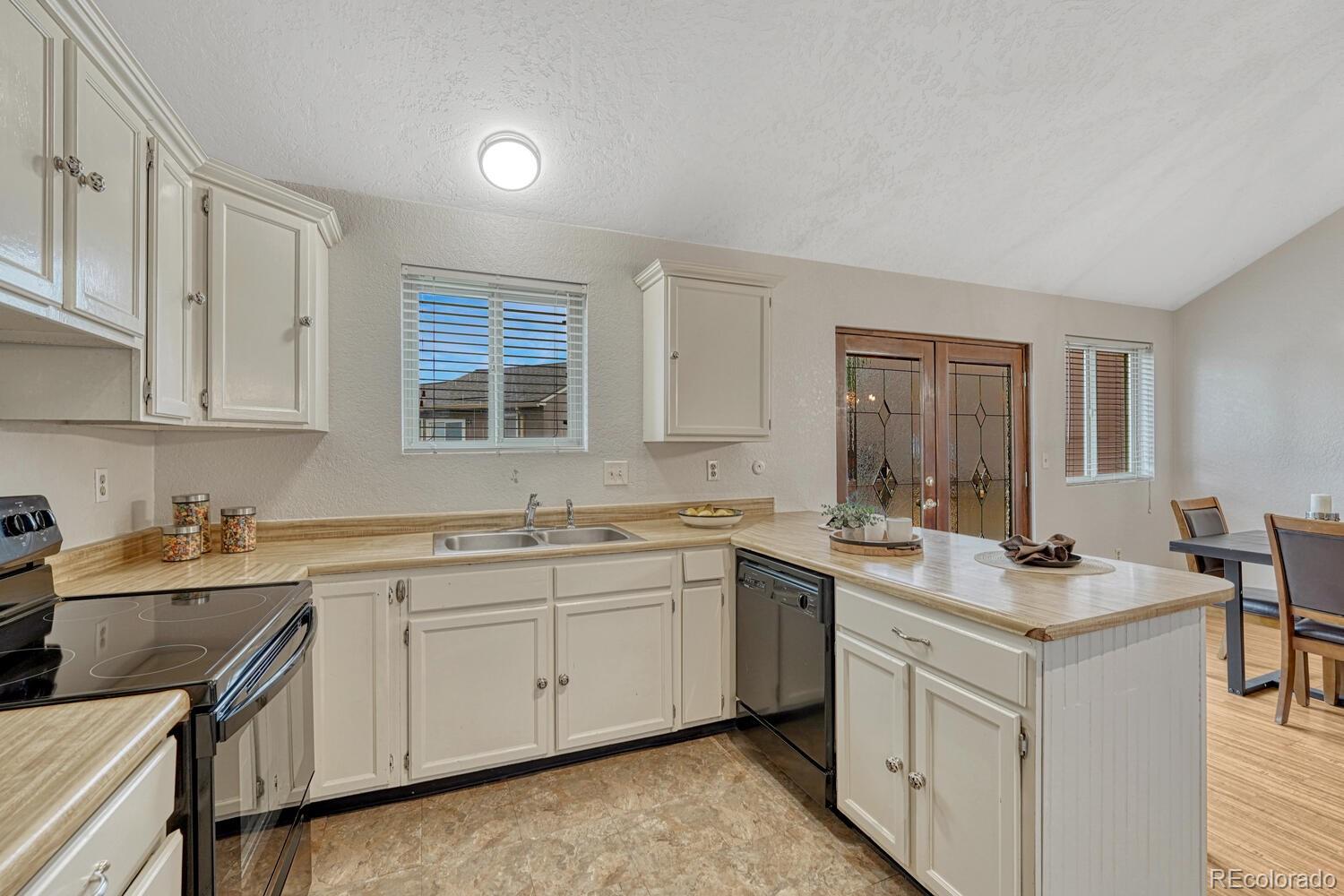 2949 W Rowland Place