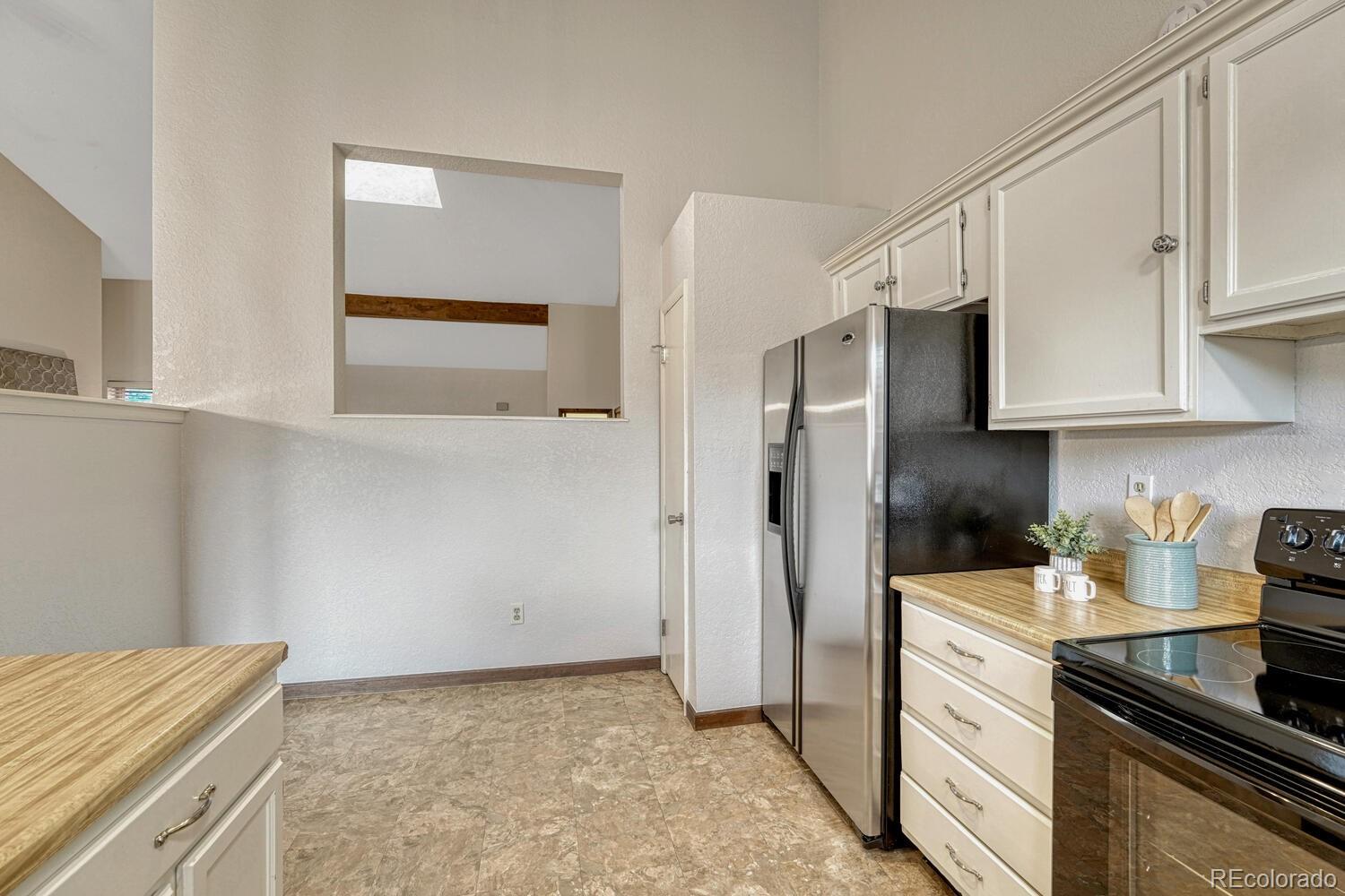 2949 W Rowland Place