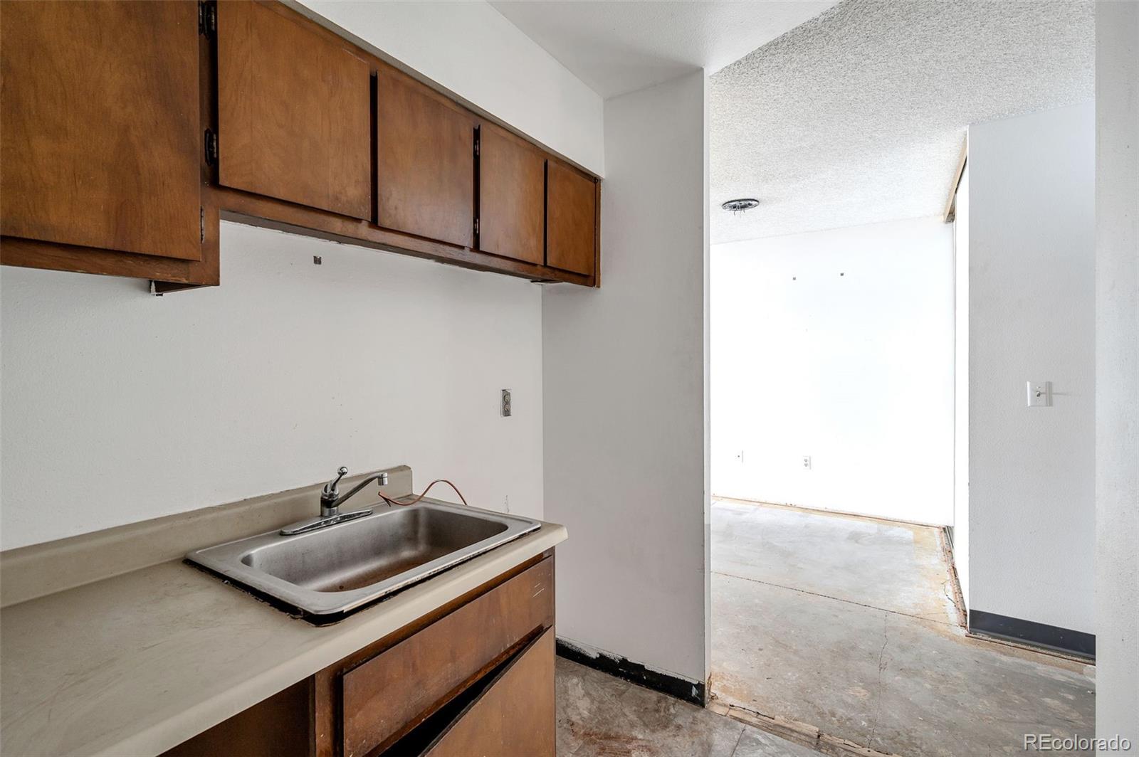 4110 Hale Parkway Unit: 2J