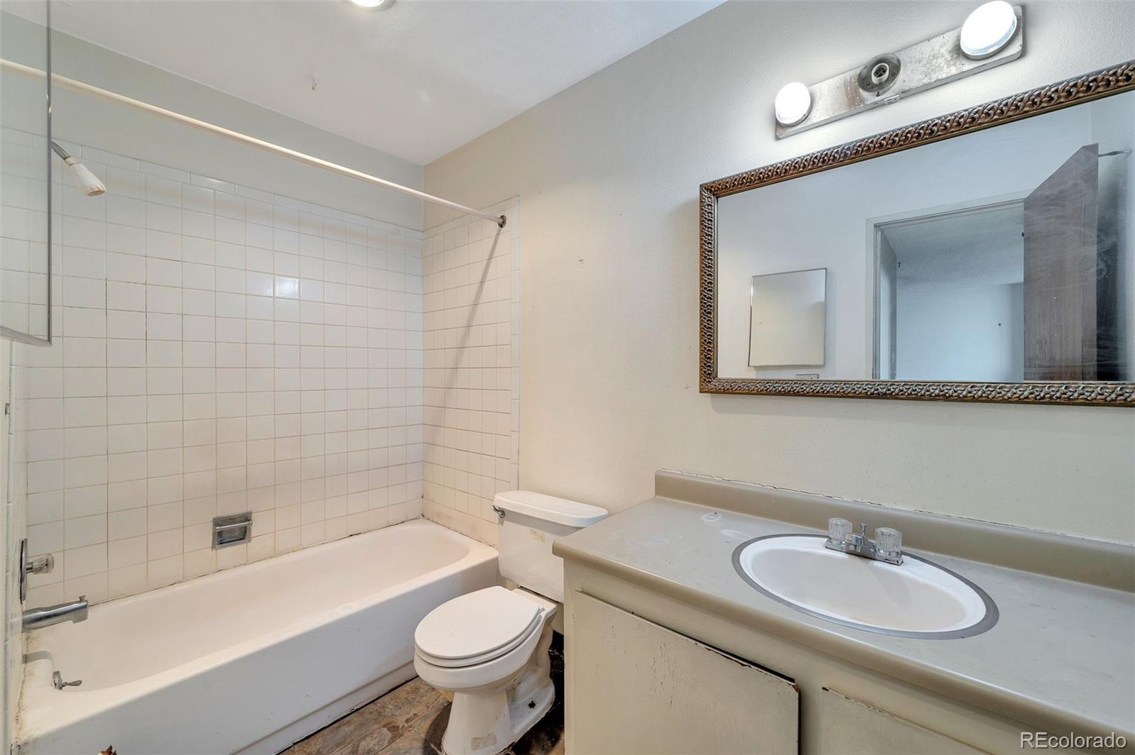 4110 Hale Parkway Unit: 2J