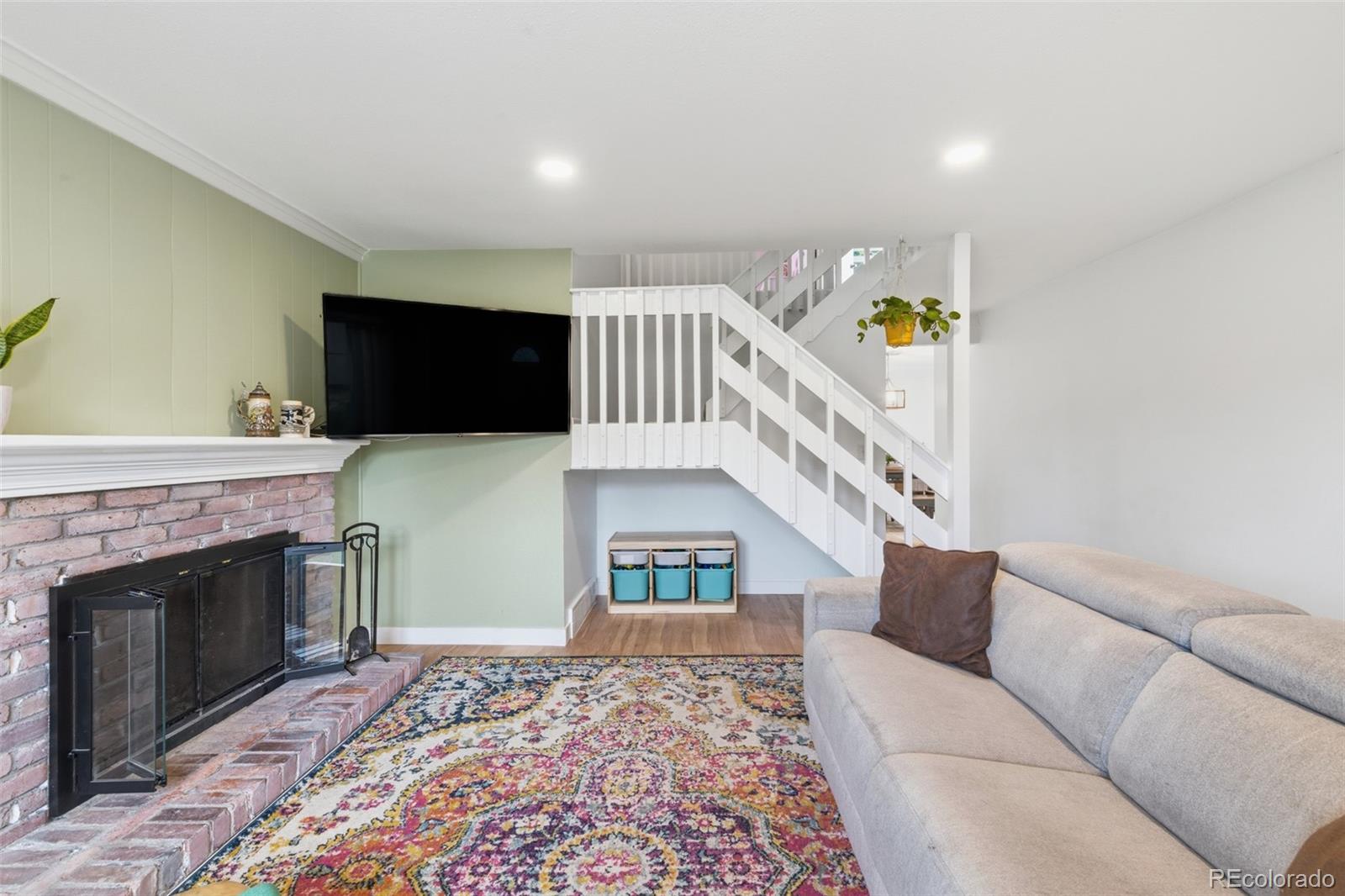 2546 E Easter Avenue