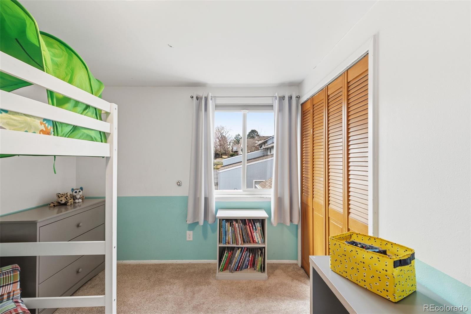 2546 E Easter Avenue