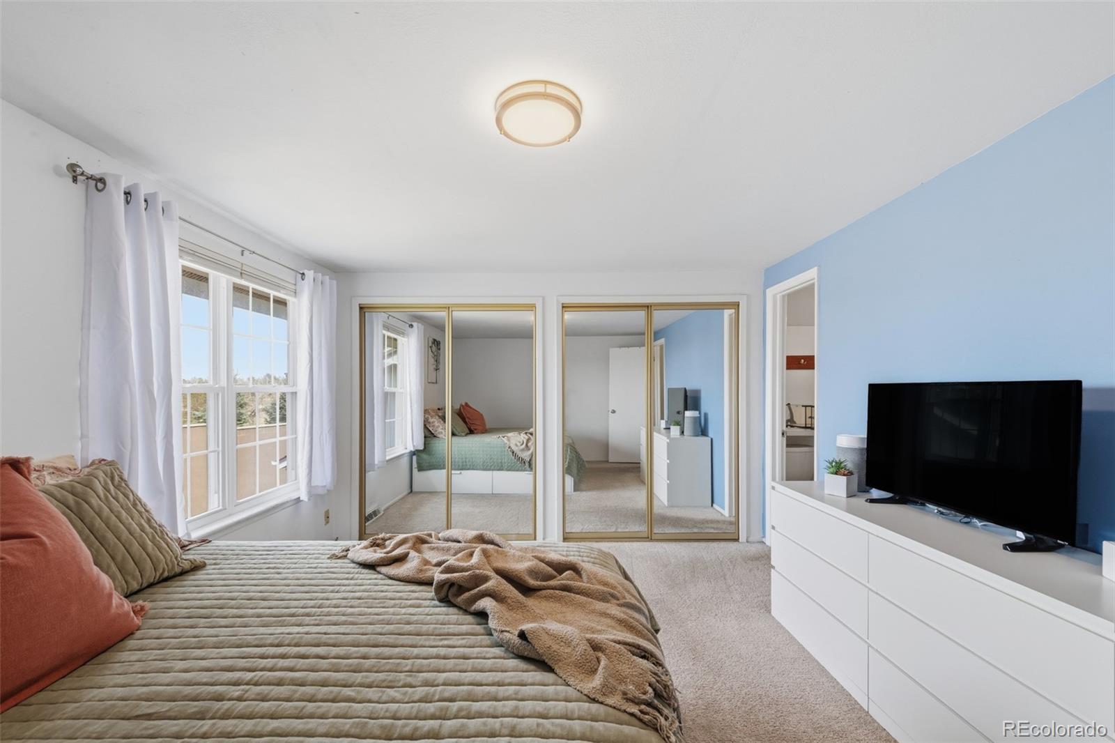 2546 E Easter Avenue